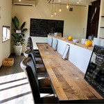 Barca. - オシャレなゆったりめのカウンター席