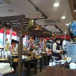 Yamanashi Pan Koubou Momma-Ro - お店の中