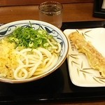 丸亀製麺 - かけ(大)390円 ちくわ天110円