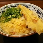 丸亀製麺 - かけ(大)390円 ちくわ天110円