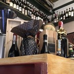 Cantine Barbaroux - ワインバーでもある