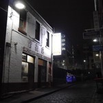 Supper Inn - 店舗外観。ぱっと見あまり目立ちません。