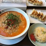 Men Kura Hachi - 肉もやしあんかけ担々麺+半炒飯餃子セット