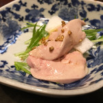 う越貞 - 北海道の綺麗な鮟肝と蕪を牡蠣のオイルで