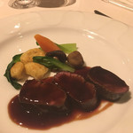 シェヌー - お肉料理から秋～冬季限定の「北海道産エゾ鹿のポワレ・赤ワインソースで」（2016.12）