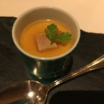 シェヌー - アミューズの「ウッフブリュイエ（フランス風スクランブルエッグ）」（2016.12）