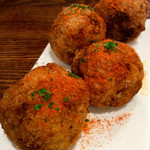 イタリアンバール ミーオ - 「ピリ辛！メンチカツボール」(600円)。＜2016/12/15＞