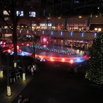 能登美 - （参考）噴水では、クリスマスソングと光の共演＠ラクーア中庭