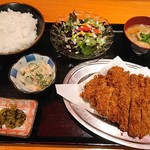 呑喰レトロ酒場コマネチ - チキンカツ定食