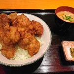 呑喰レトロ酒場コマネチ - ザンギ丼