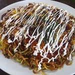 お好み焼・居酒屋 空 - 府中焼き 肉玉そば(ダブル)　税込700円にマヨネーズをかけました(2016.12.16)