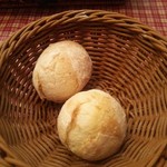 ビストロ パリ １７区 - 自家製パン