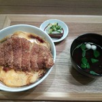 かつ丼と珈琲 聖 - かつ丼大盛