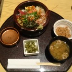 Washokubaru Otooto - 海鮮丼