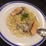 美味い家 若鈴 - 2016年11月：鮭のクリームパスタ(\590)