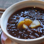 似故礼 - ぜんざいは小豆がたっぷり入ってます。
      甘さが控えめでボキ好み♪