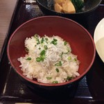 まるまる屋 - しらすご飯