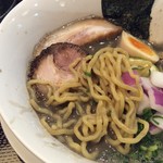 まるまる屋 - 濃厚ドロ煮干しラーメン:アップ