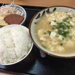 いちぎん食堂 - 「ゆし豆腐(ライス、サラダ、ポーク玉子付)」