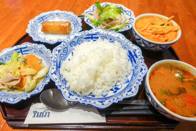 Menamu no Hotori Jinbocho Honten