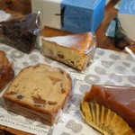 ホホホ座尾道店 コウガメ - 焼き菓子いろいろ（５６カフェでいただいたりんごのタルトタタンは、右下にありました