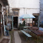 ホホホ座尾道店 コウガメ - 正面右の階段を上がります、左手は「５６cafe」