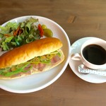  コルティヴァーレ - ランチ：マグロステーキのサンド