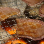 焼肉牛庄 - 上塩タン焼き上がり