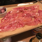 わいん食堂４４ - うひゃ、生ハムたっぷり