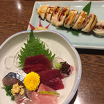 Uotake Zushi - お造り、イカ印籠寿司
                        