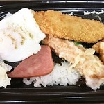 ほっともっと - 料理写真:中身。