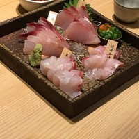 八吉 新宿西口店 - お刺身盛り合わせ