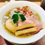 燃えよ麺助 - 味玉金色貝そば