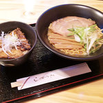 かん平 - 醤油ラーメンと豚丼セット