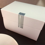 アテスウェイ - 外箱はシンプル。