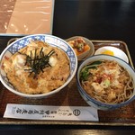 新宿甲州屋蕎麦店 - 親子丼セット(温かいそば)