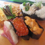 Matsuei Sushi - にぎり（松栄）　ウニ　イクラ　ホッキ　穴子　　ワカサギの佃煮