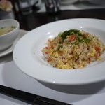 チャイニーズレストラン カレン - 桜えびのガーリックチャーハンと野菜スープ