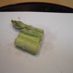 天ぷら 京星 - グリーンアスパラ。