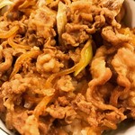 Nakau - 牛丼アップで見ても牛丼。