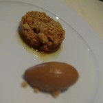 ボンシュマン - リンゴのクランブル、キャラメルのアイス添え