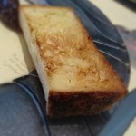 ボンシュマン - フォアグラとともにトーストが提供される