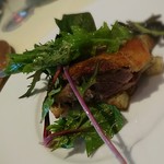 ハンガリー産鴨モモ肉のコンフィ