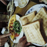 ホワイトはうす - 炭火焼きトースト１枚９０円