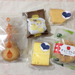 かにわしタルト店 - 米粉のレーズンサンド、窯出しポテト、バウムクーヘン、マダム・ブラン、パイドーナツ（どっさりりんご）