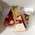 かにわしタルト店 - ベリーベリータルト、栗とお芋さんのモンブランタルト、苺とホワイトチョコのタルト、キャラメルナッツタルト