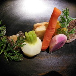 御料理 光安 - 野菜の八寸：こかぶら，金時人参，ヒラタケ，紅芯大根，にんじん葉，安納芋，海老芋