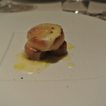 リストランテ カノフィーロ - ホタテと人参、タレッジョチーズのアルフォルノ