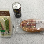 ファミリーマート - 料理写真:これが朝食です