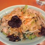 丸吉飯店 - 肉野菜炒め ７００円(税込)(2016年12月16日撮影)